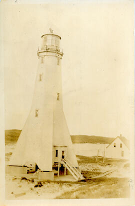 Photograph of West Light, Sable Island, prior to its decommissioning