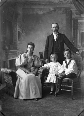 Photograph of Dr. Keith and family