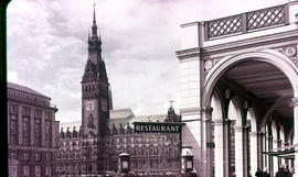 Photograph of the Hamburg Rathaus (City Hall)
