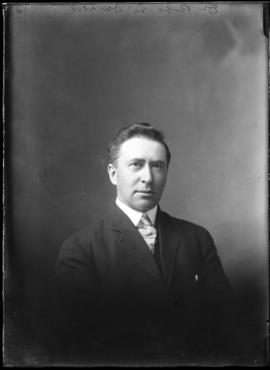Photograph of Dr. Robert McDonald