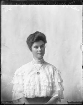 Photograph of Maud Ballantyne