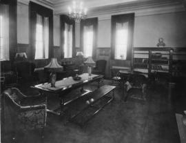 Photograph of the library reading room in Shirreff Hall