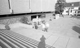 Photograph of the courtyard outside the Killam Memorial Library