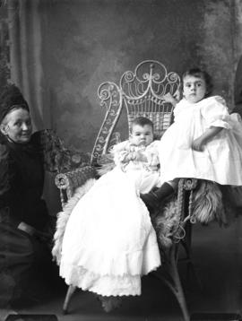 Photograph of J. Fred McDonald's children