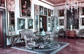 Photograph of room with small table and chairs inside Frederiksborg Castle (Slot)