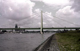 Photograph of the Severinsbrücke bridge and Cologne Cathedral