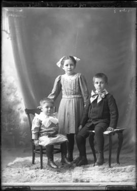 Photograph of the children of Spencer McDonald