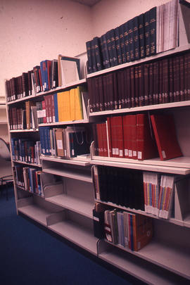 Photograph of the W.K. Kellogg Health Science Library first floor stacks