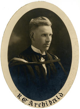 Portrait of Robert Edmund Archibald : Class of 1925