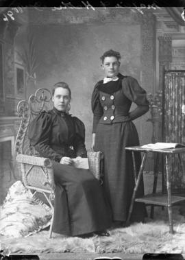 Photograph of Maggie Duff and Hattie