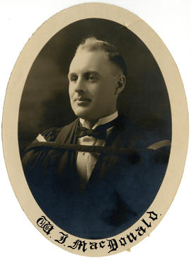 Portrait of William James MacDonald : Class of 1925