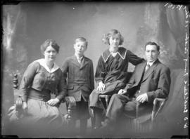 Photograph of Mr. and Mrs. W. D Sutherland and ther family