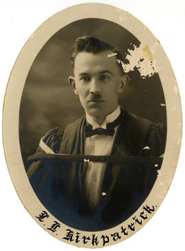 Portrait of Lemuel Lester Kirkpatrick : Class of 1925