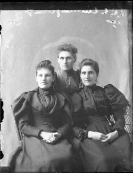Photograph of Mrs.C. C. Cunningham and sisters