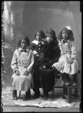 Photograph of the children of Mr. and Mrs. Fred Borden