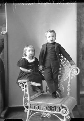 Photograph of Mrs. James Floyd's children