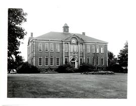 Photograph of Nova Scotia Agricultural College's administration building, Cumming Hall