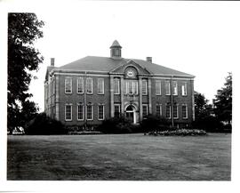 Photograph of the Nova Scotia Agricultural College administration building, Cumming Hall